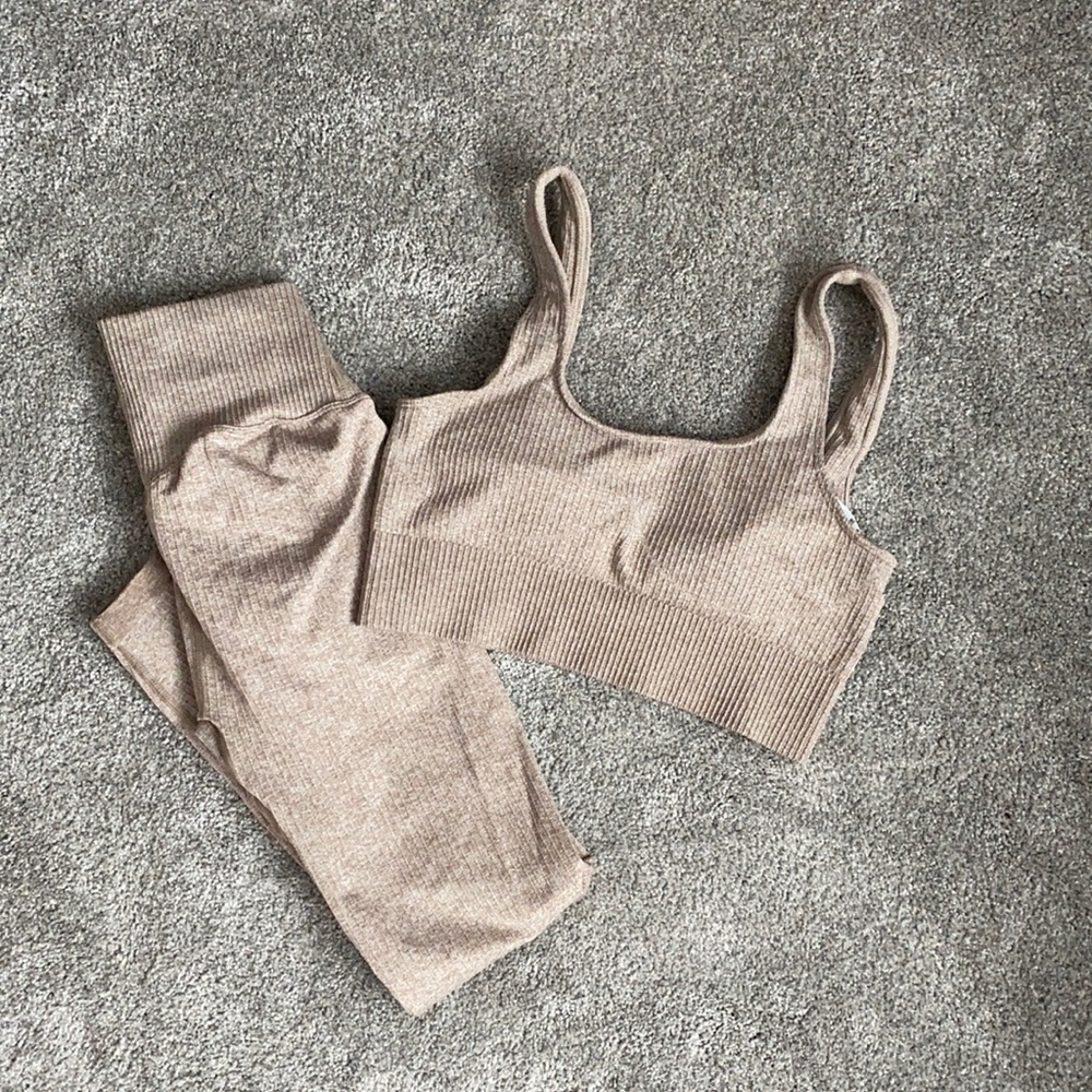 Lilia’s Active Ribbed Knit Set